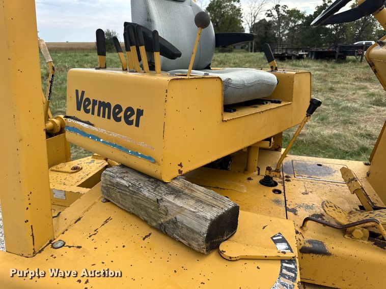 image for item EN0558 1994 Vermeer V8050 cable plow