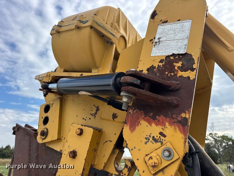 image for item EN0558 1994 Vermeer V8050 cable plow