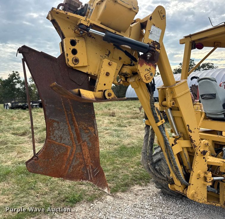 image for item EN0558 1994 Vermeer V8050 cable plow