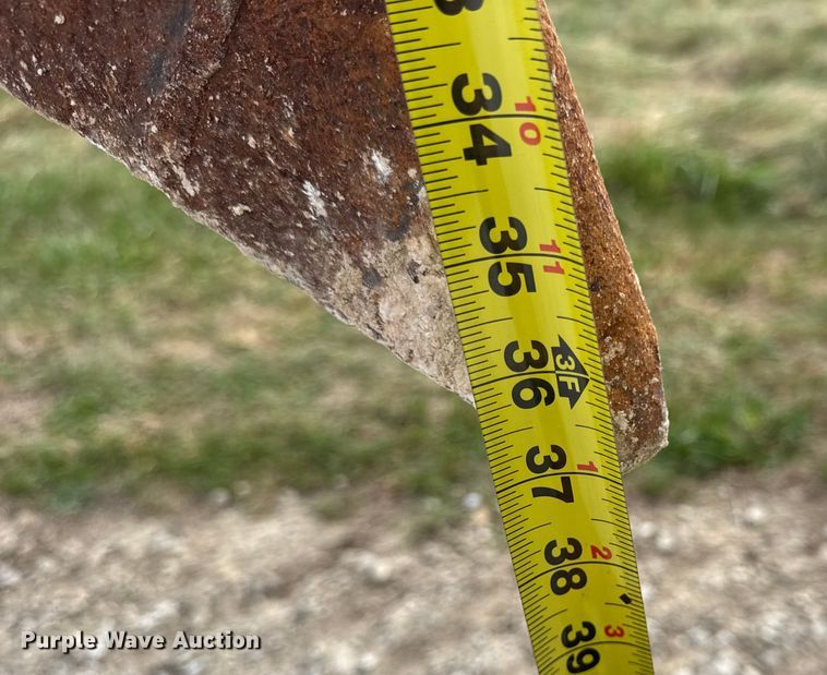 image for item EN0558 1994 Vermeer V8050 cable plow