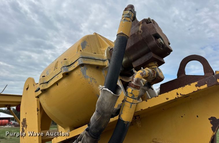 image for item EN0558 1994 Vermeer V8050 cable plow