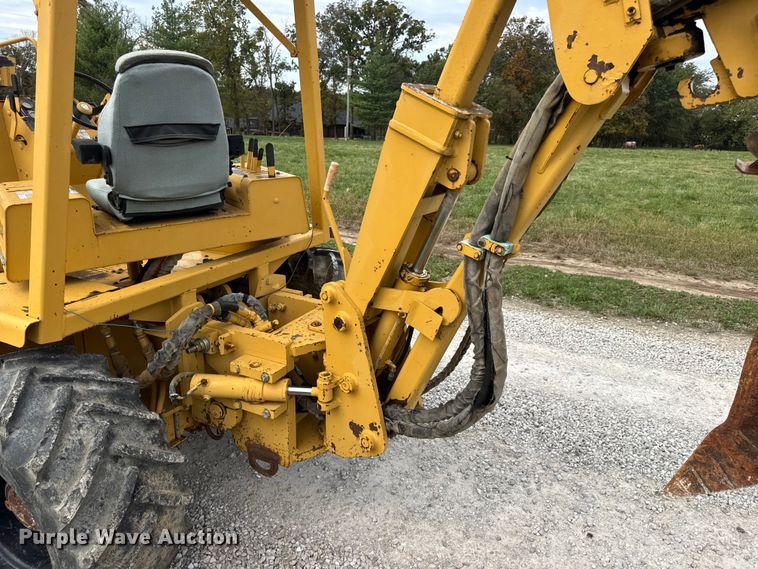 image for item EN0558 1994 Vermeer V8050 cable plow