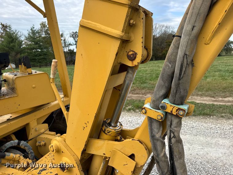 image for item EN0558 1994 Vermeer V8050 cable plow