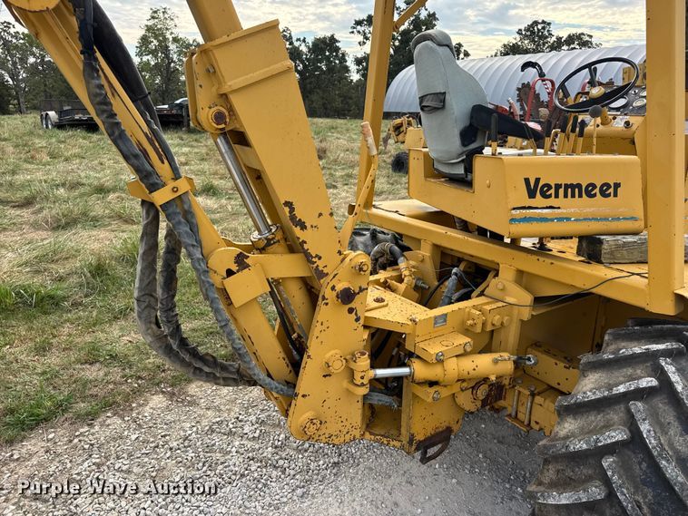 image for item EN0558 1994 Vermeer V8050 cable plow