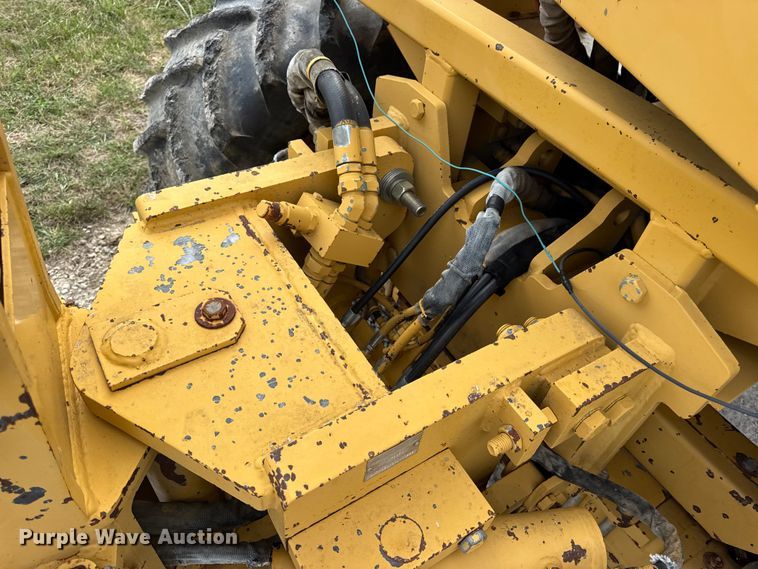 image for item EN0558 1994 Vermeer V8050 cable plow