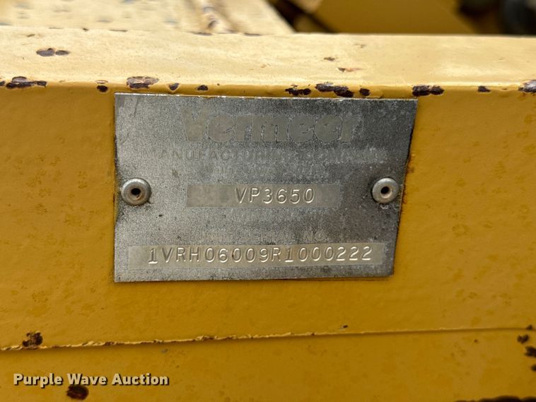 image for item EN0558 1994 Vermeer V8050 cable plow