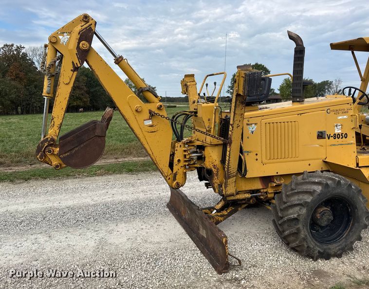 image for item EN0558 1994 Vermeer V8050 cable plow