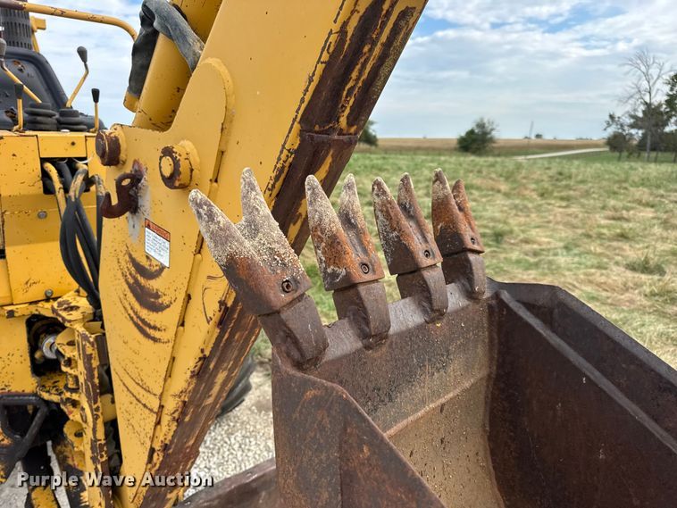 image for item EN0558 1994 Vermeer V8050 cable plow