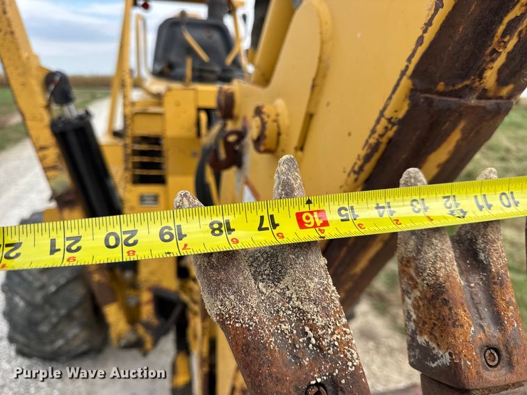 image for item EN0558 1994 Vermeer V8050 cable plow