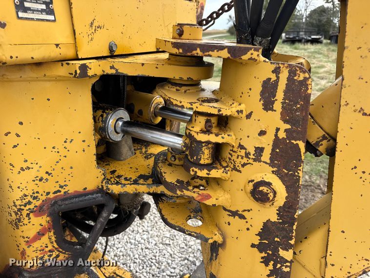 image for item EN0558 1994 Vermeer V8050 cable plow