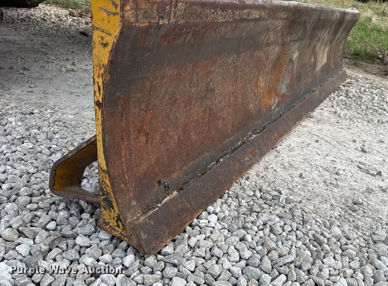 image for item EN0558 1994 Vermeer V8050 cable plow