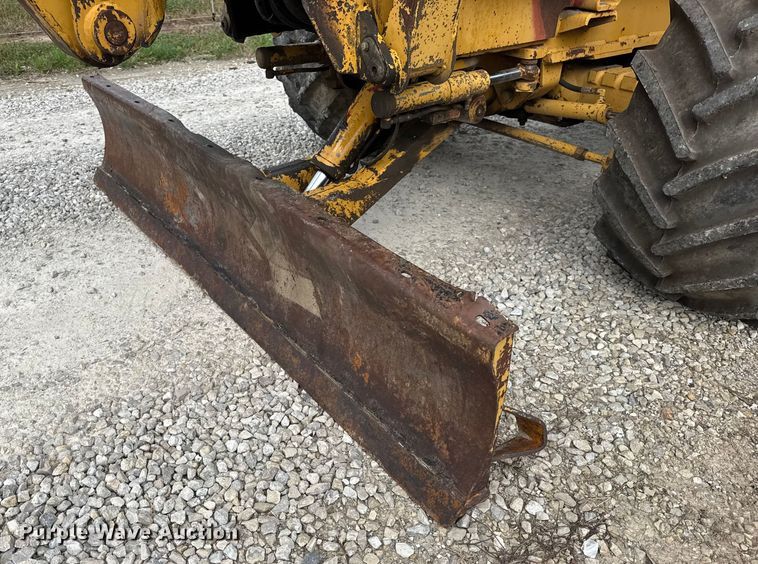 image for item EN0558 1994 Vermeer V8050 cable plow