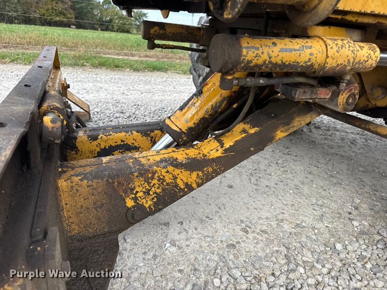 image for item EN0558 1994 Vermeer V8050 cable plow