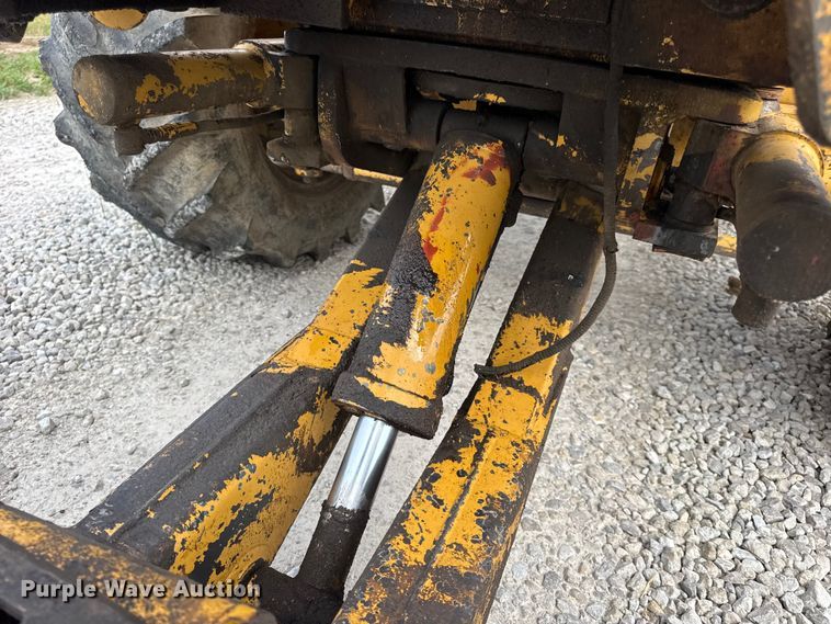 image for item EN0558 1994 Vermeer V8050 cable plow