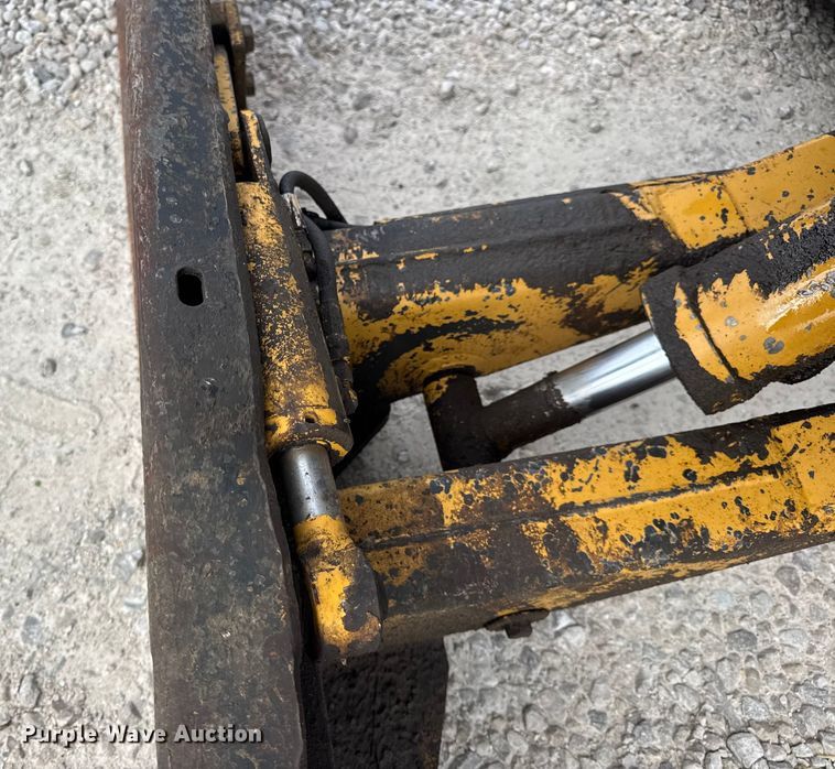 image for item EN0558 1994 Vermeer V8050 cable plow