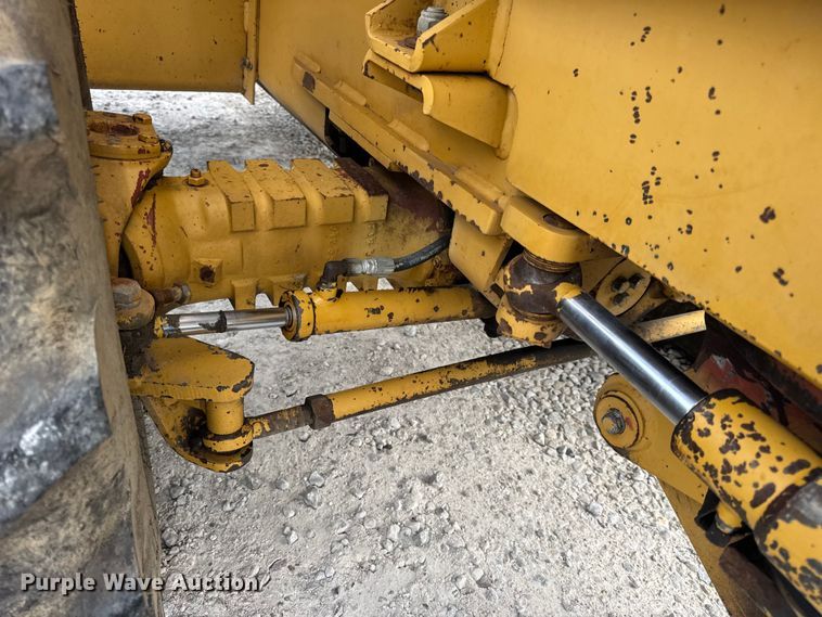 image for item EN0558 1994 Vermeer V8050 cable plow