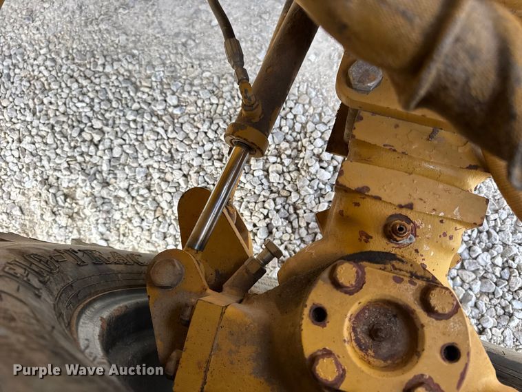 image for item EN0558 1994 Vermeer V8050 cable plow