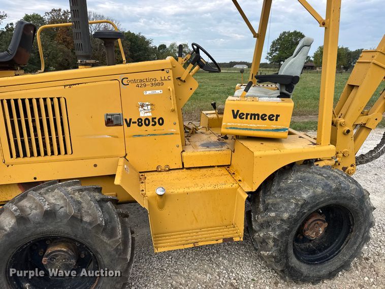 image for item EN0558 1994 Vermeer V8050 cable plow