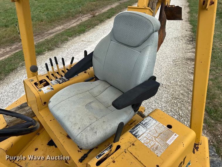 image for item EN0558 1994 Vermeer V8050 cable plow