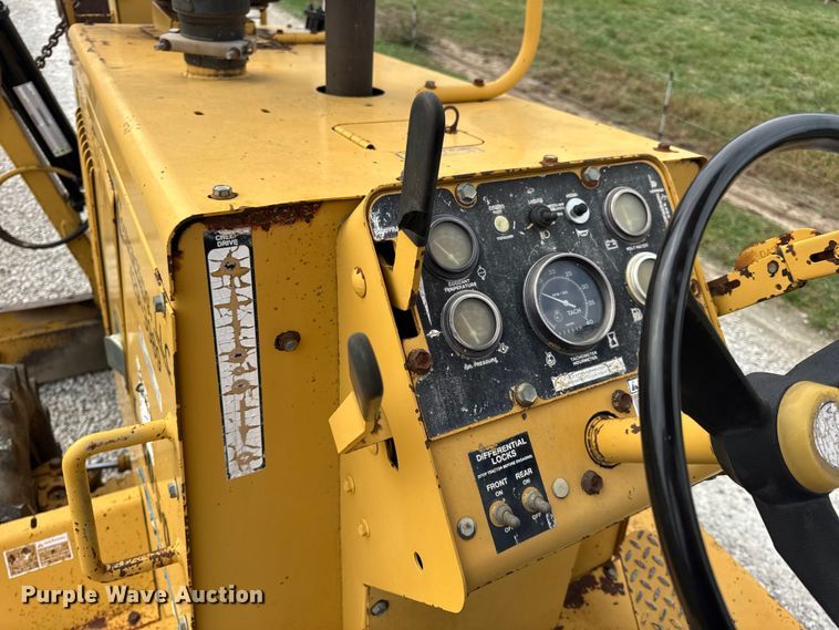 image for item EN0558 1994 Vermeer V8050 cable plow