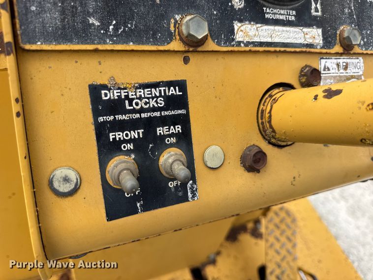 image for item EN0558 1994 Vermeer V8050 cable plow