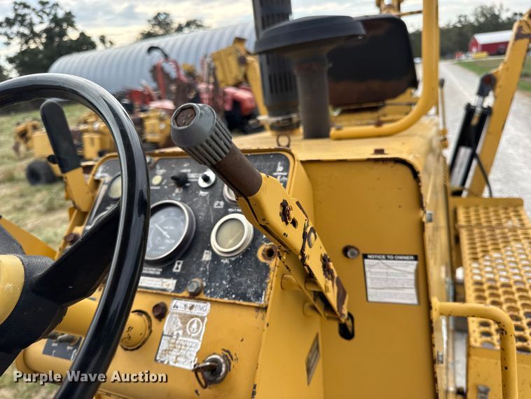 image for item EN0558 1994 Vermeer V8050 cable plow