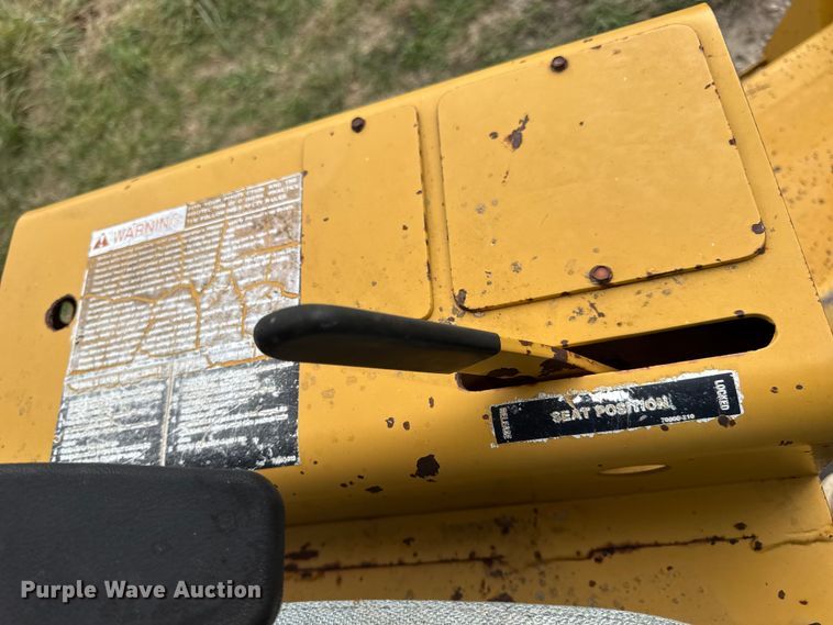 image for item EN0558 1994 Vermeer V8050 cable plow