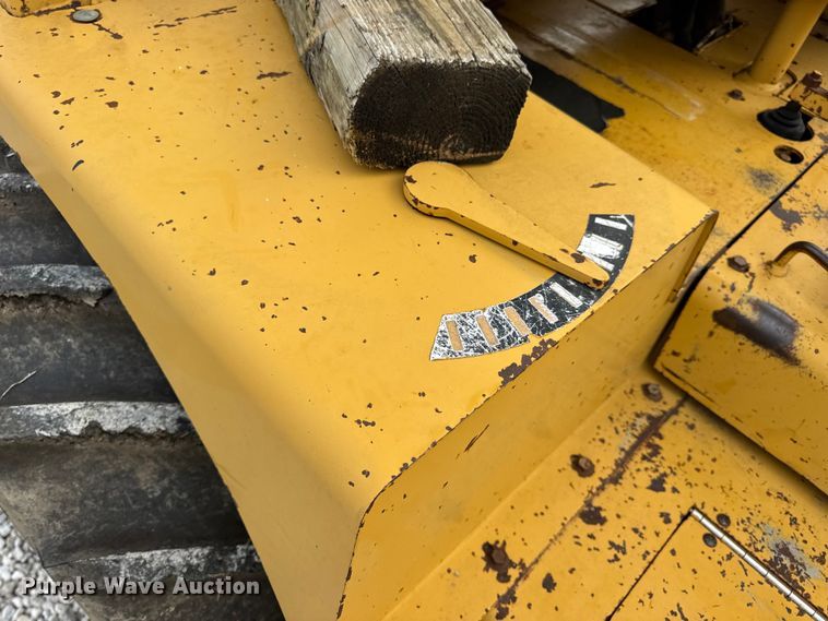 image for item EN0558 1994 Vermeer V8050 cable plow