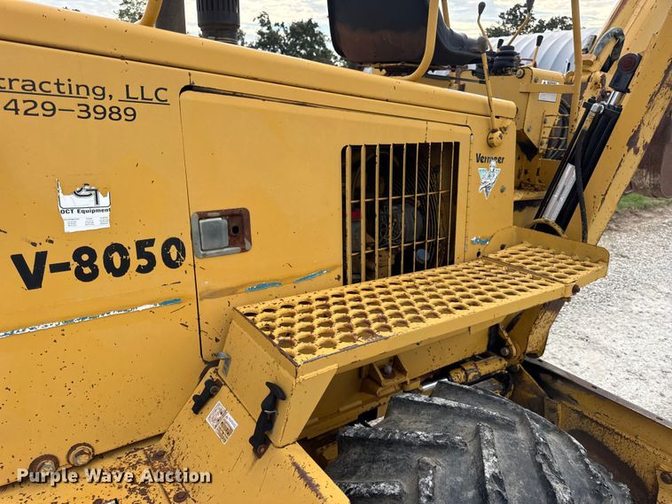 image for item EN0558 1994 Vermeer V8050 cable plow