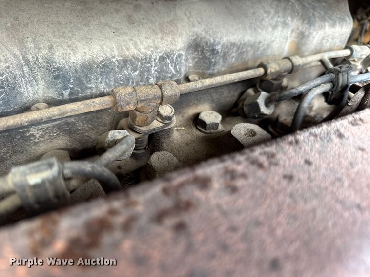 image for item EN0558 1994 Vermeer V8050 cable plow