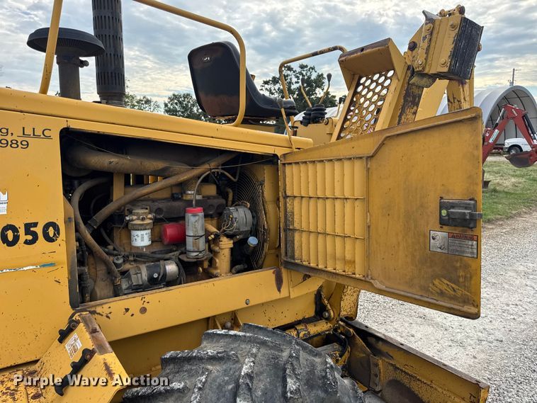 image for item EN0558 1994 Vermeer V8050 cable plow