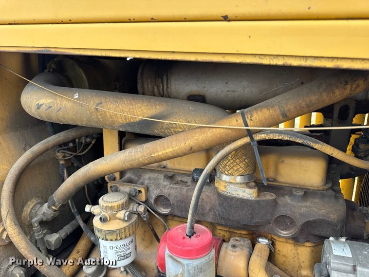 image for item EN0558 1994 Vermeer V8050 cable plow