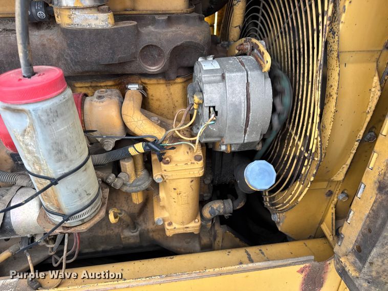 image for item EN0558 1994 Vermeer V8050 cable plow