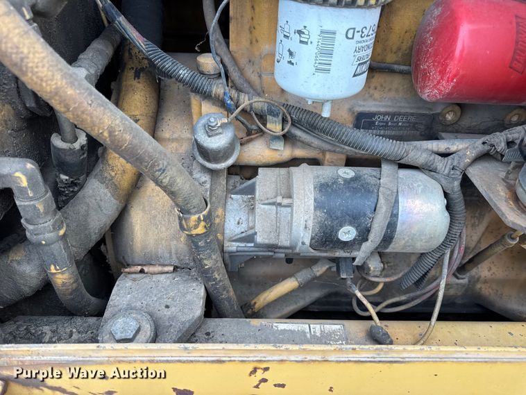 image for item EN0558 1994 Vermeer V8050 cable plow