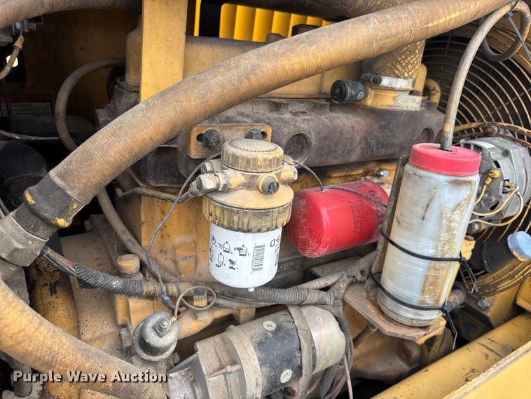 image for item EN0558 1994 Vermeer V8050 cable plow