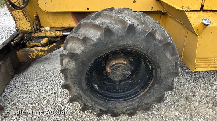 image for item EN0558 1994 Vermeer V8050 cable plow