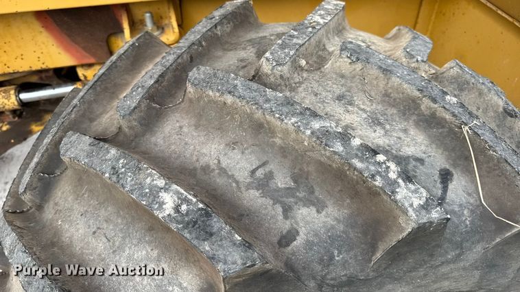 image for item EN0558 1994 Vermeer V8050 cable plow