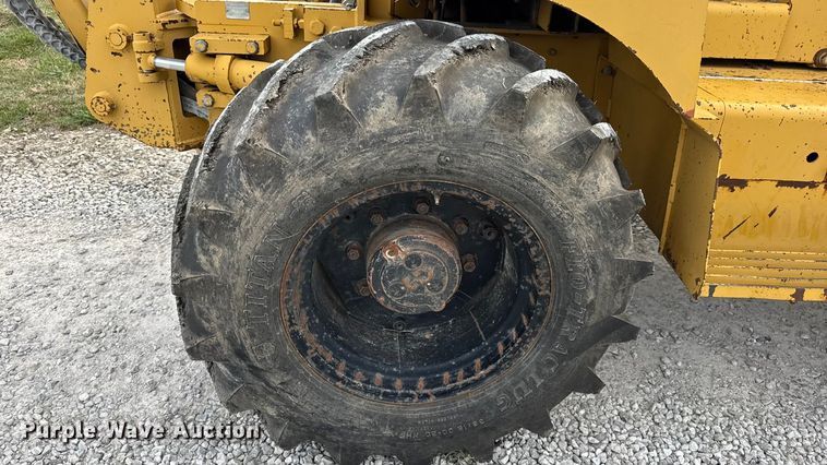 image for item EN0558 1994 Vermeer V8050 cable plow