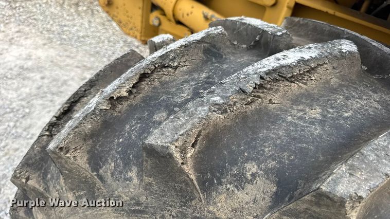 image for item EN0558 1994 Vermeer V8050 cable plow