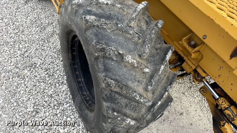 image for item EN0558 1994 Vermeer V8050 cable plow