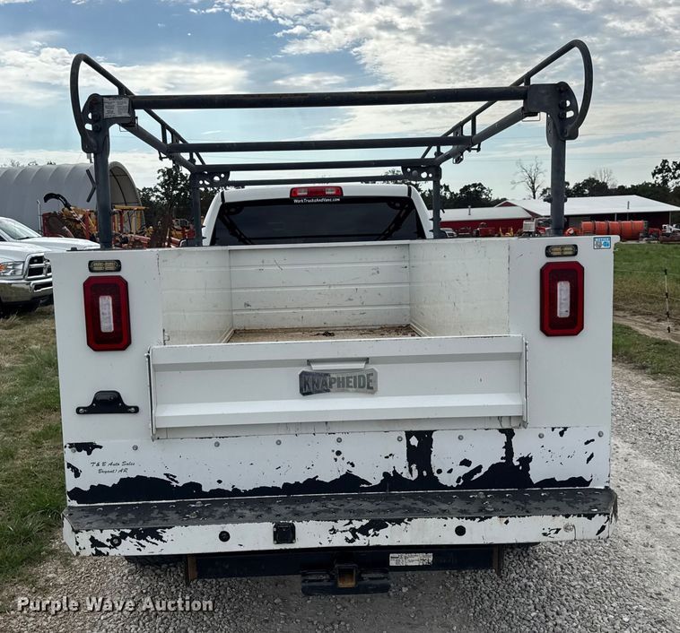 image for item EN0559 2015 RAM 2500 Crew Cab utility bed pickup truck