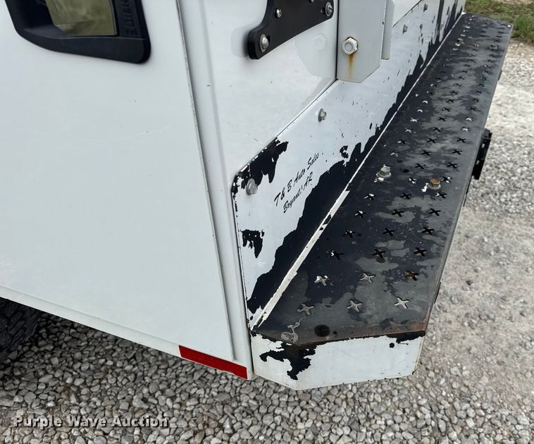 image for item EN0559 2015 RAM 2500 Crew Cab utility bed pickup truck