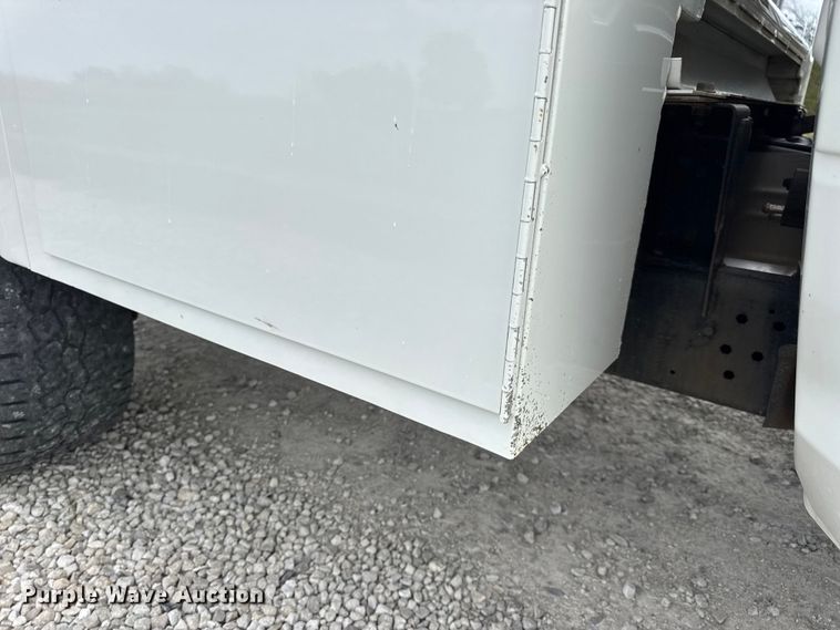 image for item EN0559 2015 RAM 2500 Crew Cab utility bed pickup truck