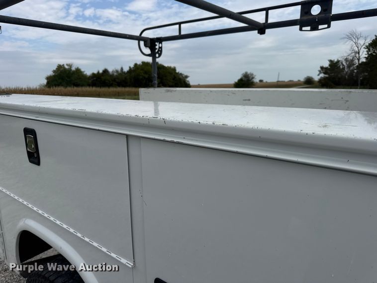 image for item EN0559 2015 RAM 2500 Crew Cab utility bed pickup truck