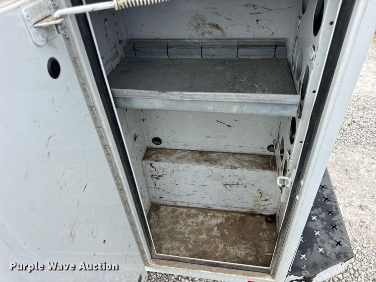 image for item EN0559 2015 RAM 2500 Crew Cab utility bed pickup truck