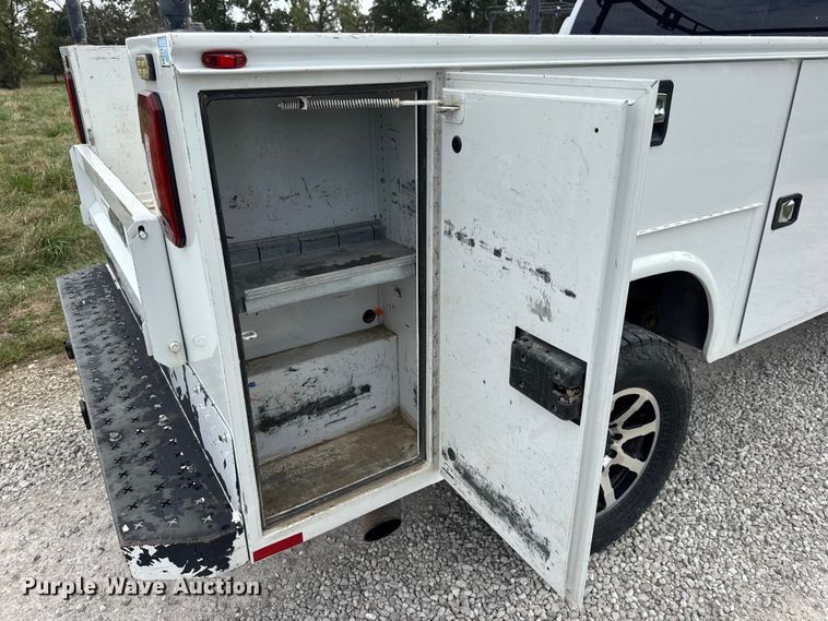 image for item EN0559 2015 RAM 2500 Crew Cab utility bed pickup truck