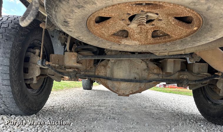 image for item EN0559 2015 RAM 2500 Crew Cab utility bed pickup truck