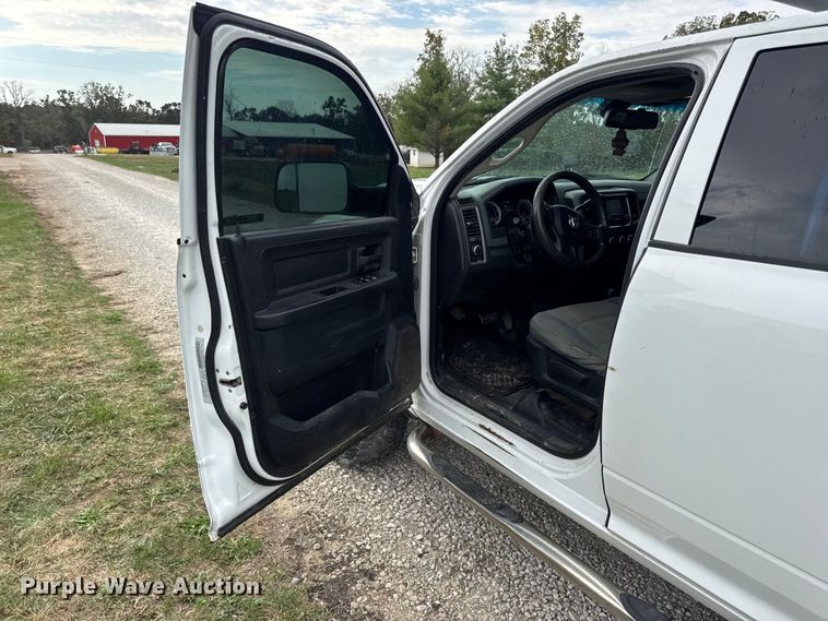 image for item EN0559 2015 RAM 2500 Crew Cab utility bed pickup truck