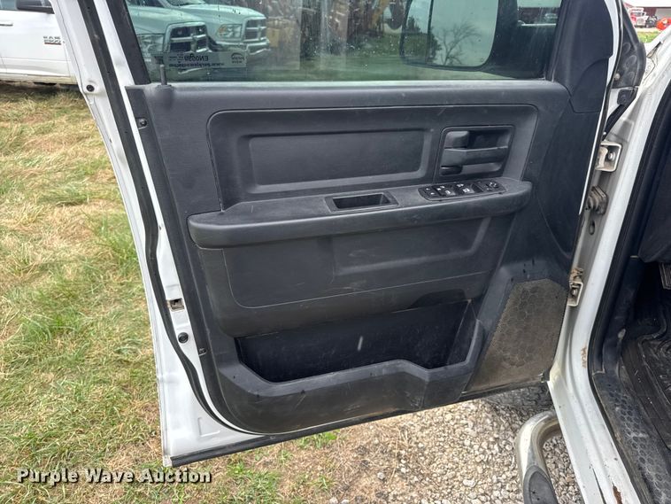 image for item EN0559 2015 RAM 2500 Crew Cab utility bed pickup truck