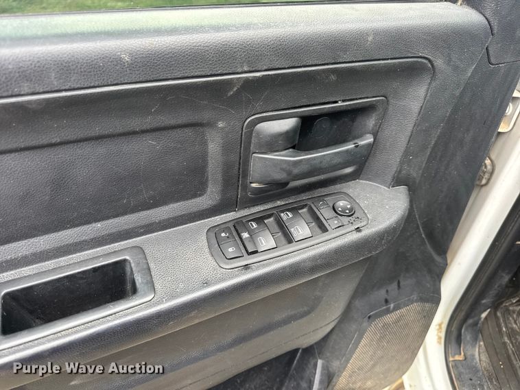 image for item EN0559 2015 RAM 2500 Crew Cab utility bed pickup truck